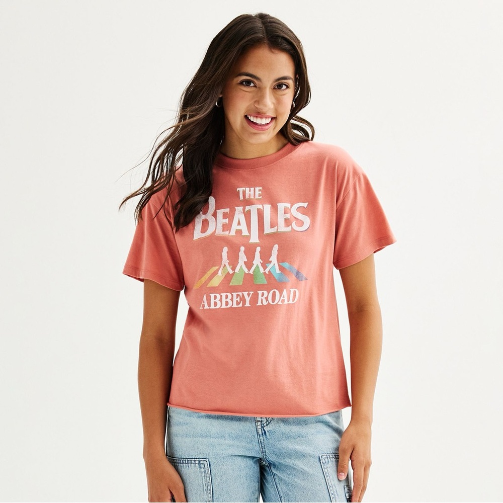 Juniors' The Beatles Rainbow Abbey Road Graphic Tee - Large